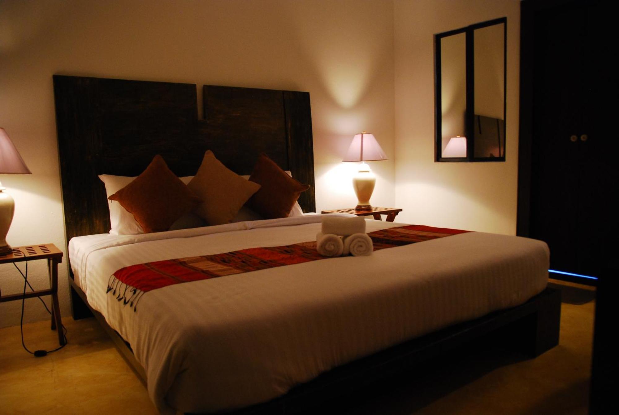 Отель The Travellers Arms Чиангмай Экстерьер фото