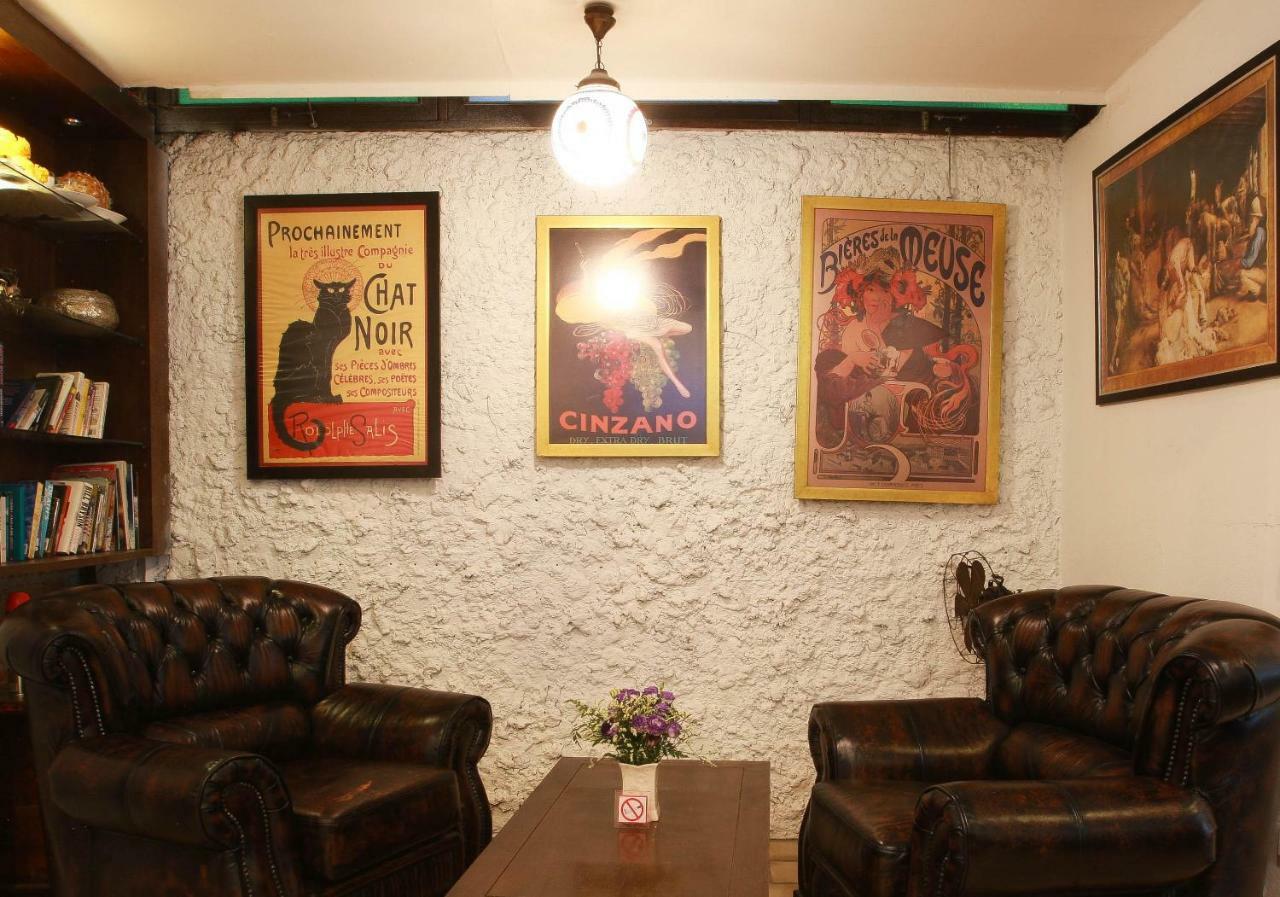 Отель The Travellers Arms Чиангмай Экстерьер фото