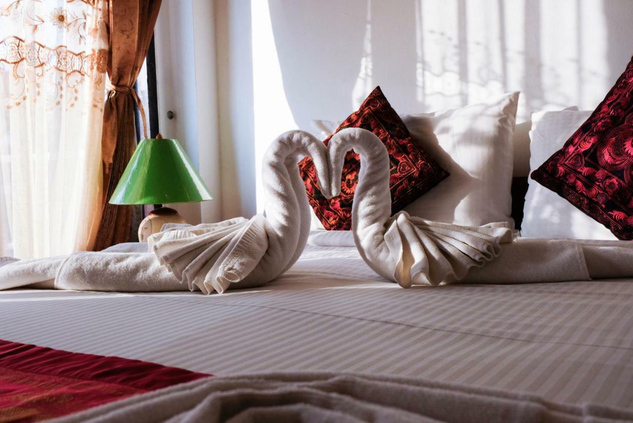 Отель The Travellers Arms Чиангмай Экстерьер фото